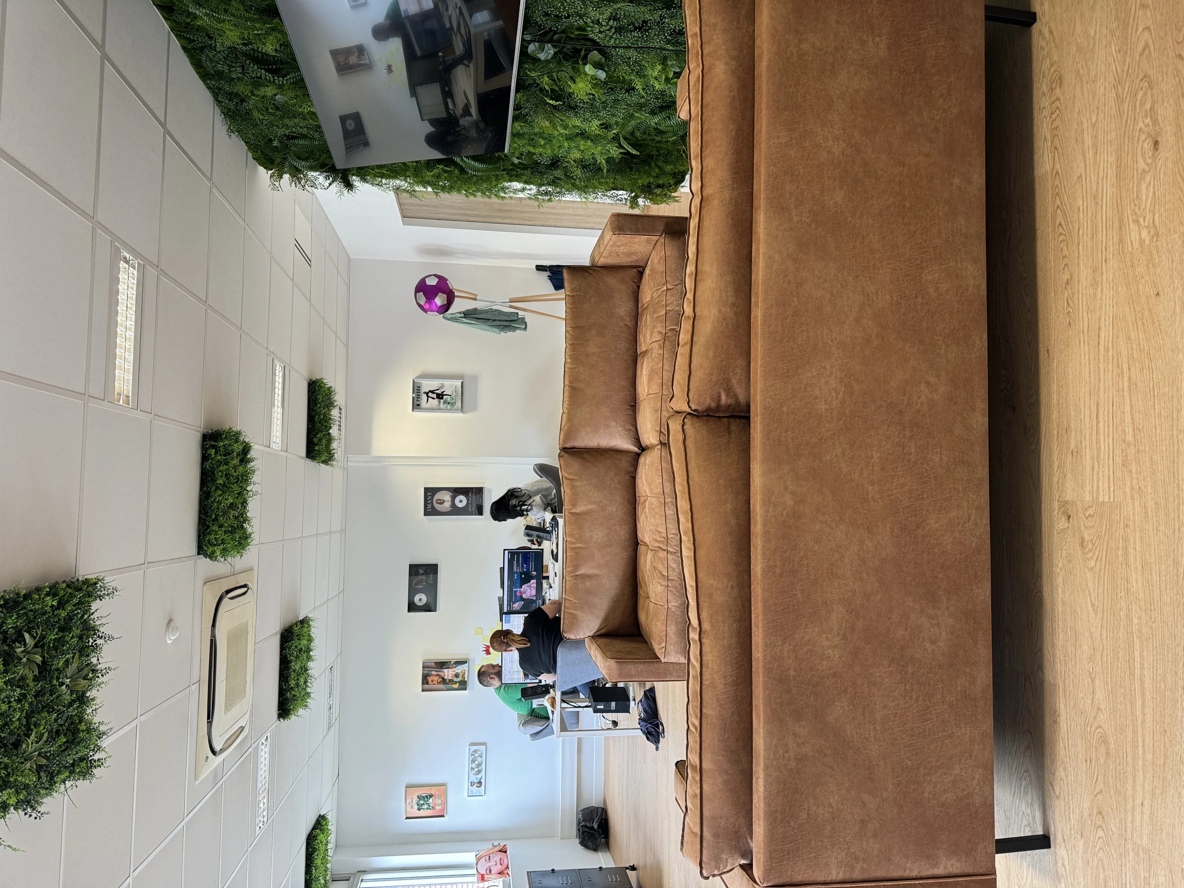 Bureaux de Contact FM, vue 2